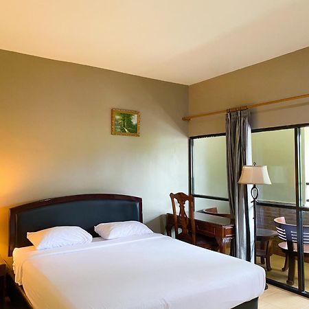 Central City Hotel Perabumulih Eksteriør billede