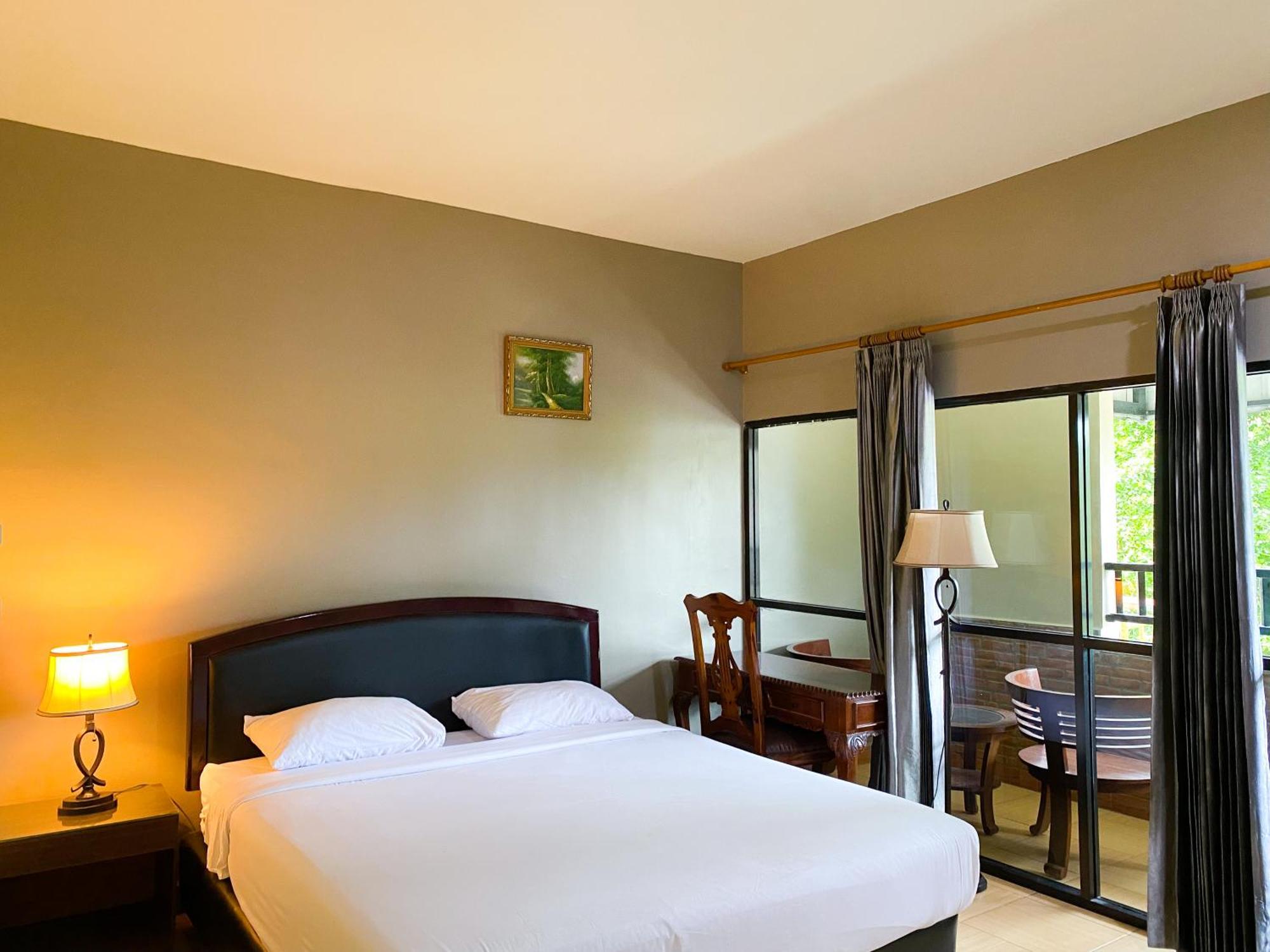 Central City Hotel Perabumulih Eksteriør billede
