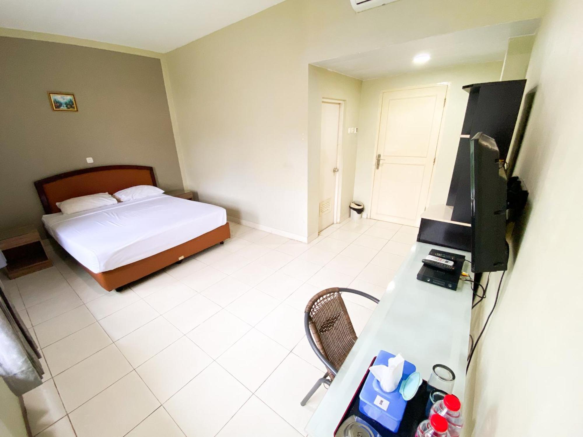 Central City Hotel Perabumulih Eksteriør billede